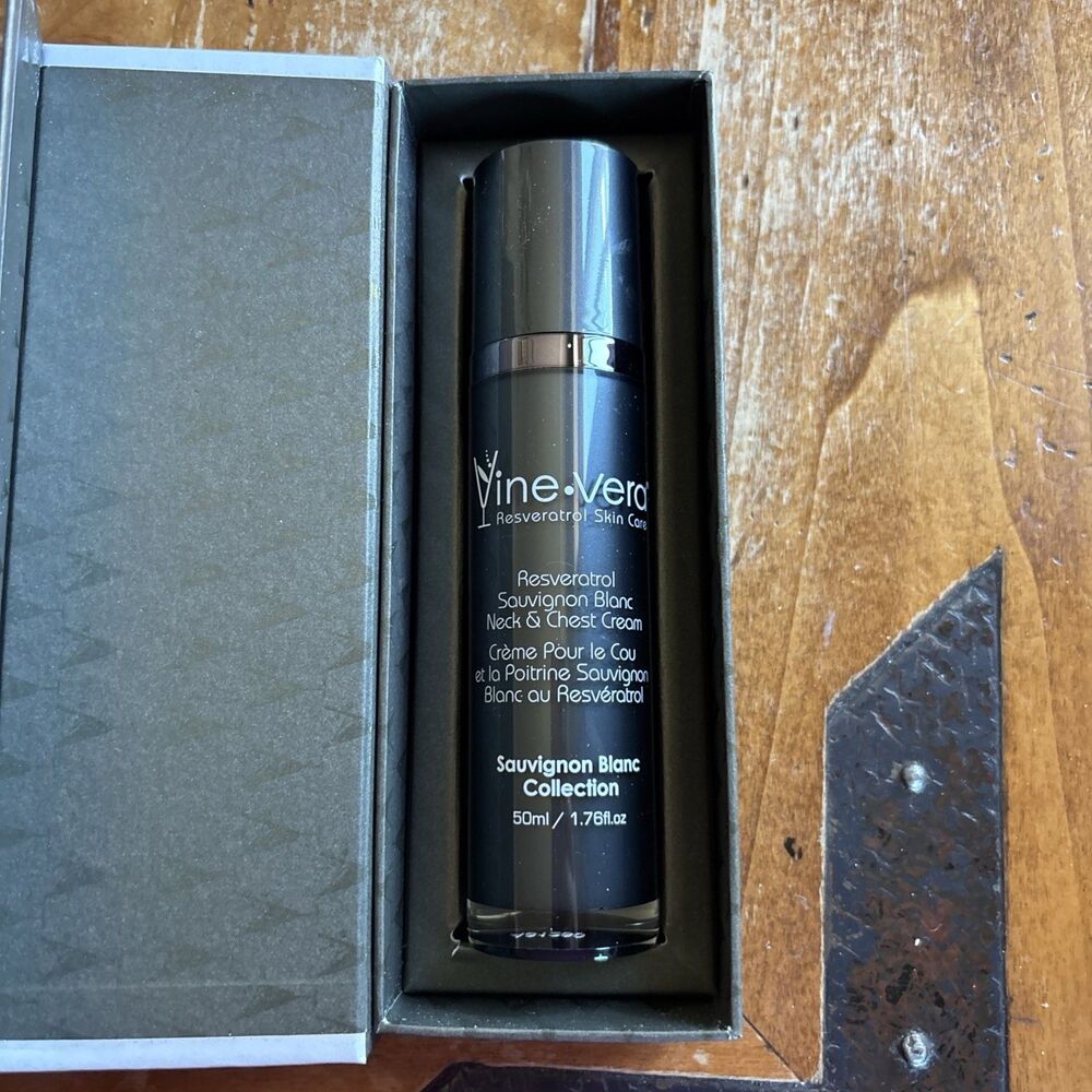 Vine Vera Resveratrol Sauvignon Blanc Neck & Chest Cream 1.76 fl. oz/ 50 ml NOS - Picture 2 of 2